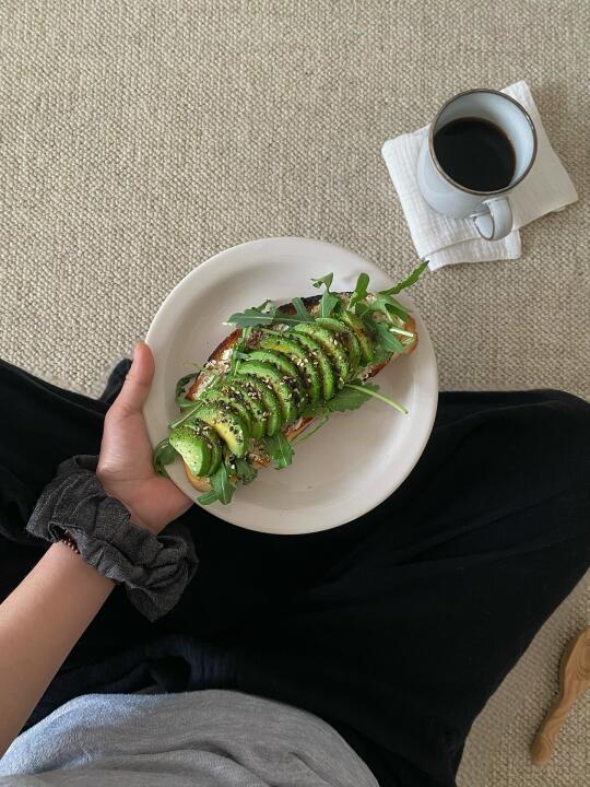 🤢一人食抗炎早餐 牛油果芝麻欧包 超yami～
