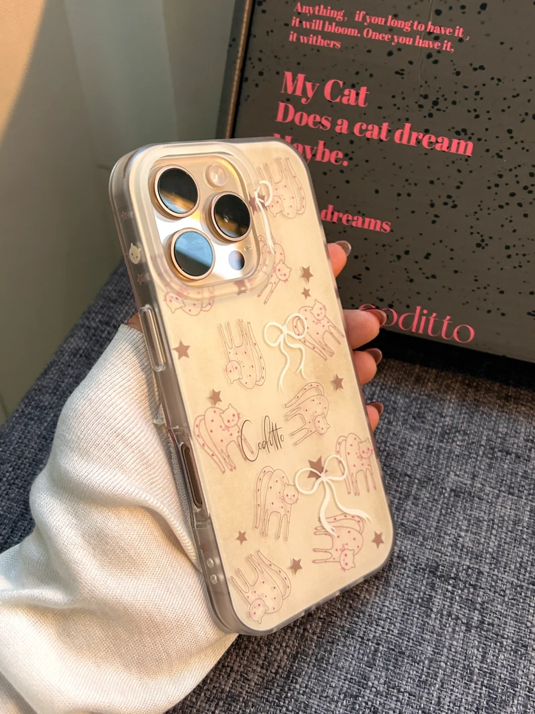 很喜欢磨砂质感涂鸦手机壳！和沙漠金好配～