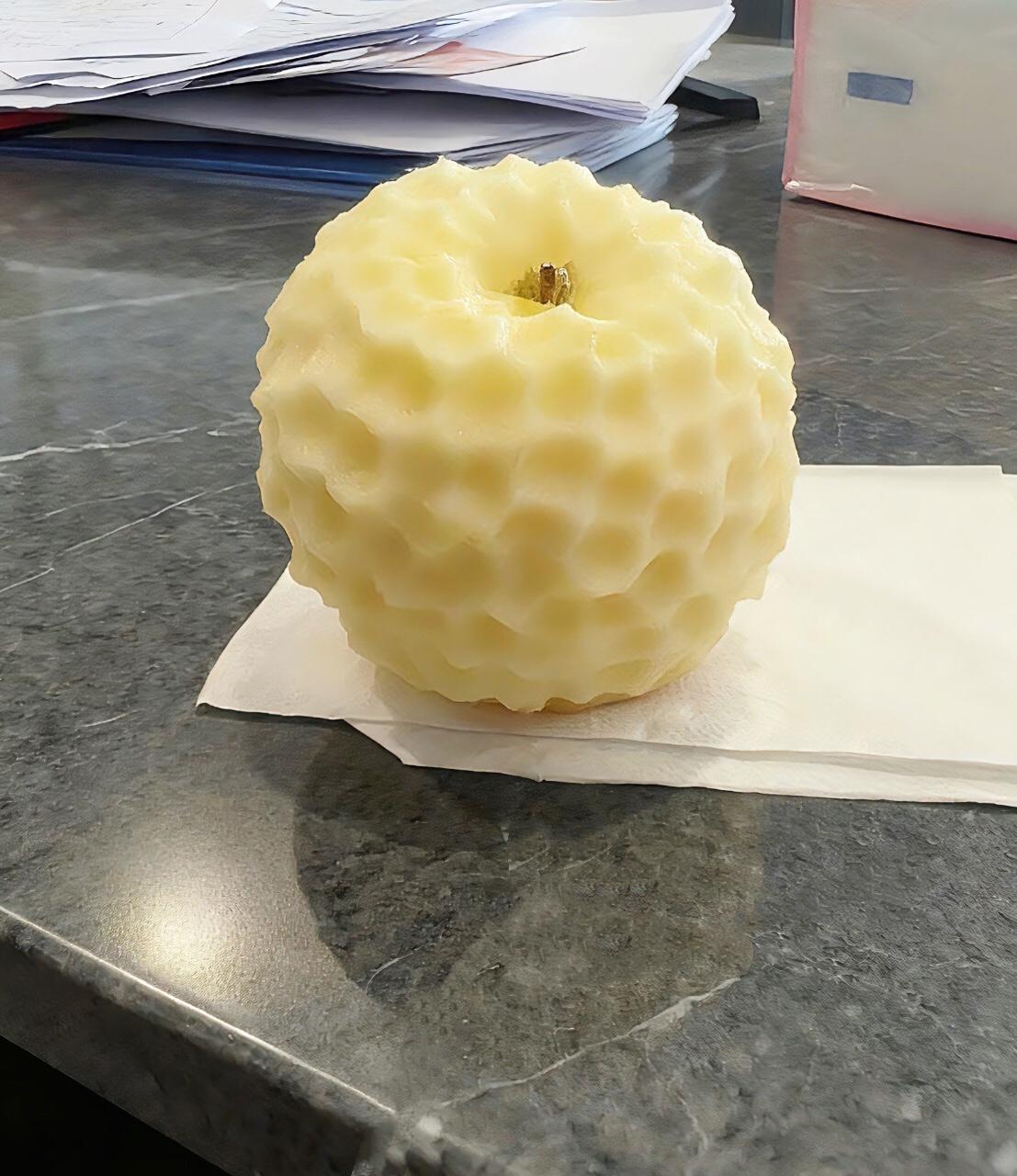 不会是牙啃的吧