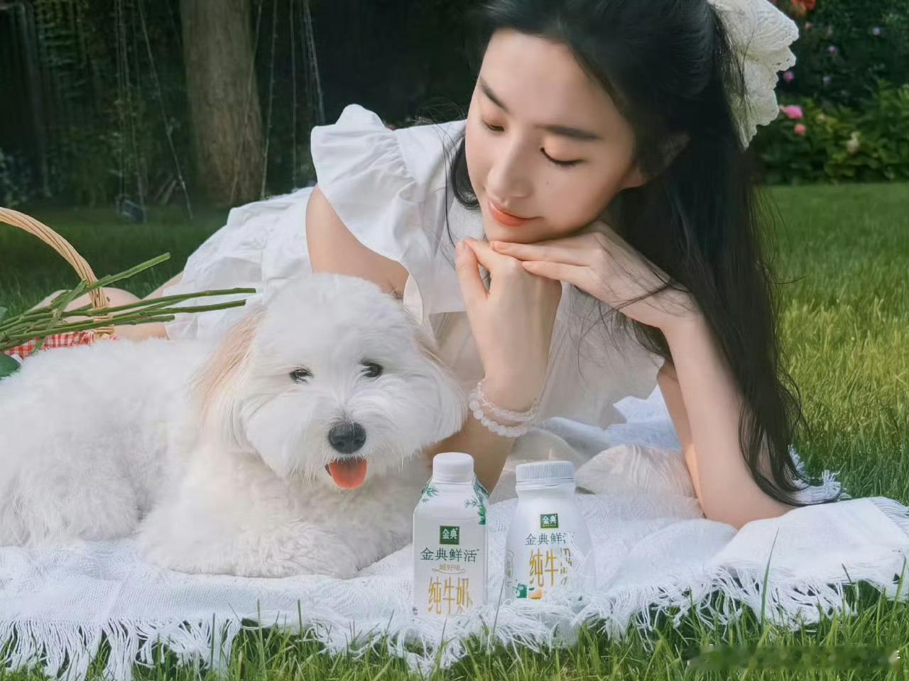 刘亦菲带哈哈拍杂志首登既金九的含金量 