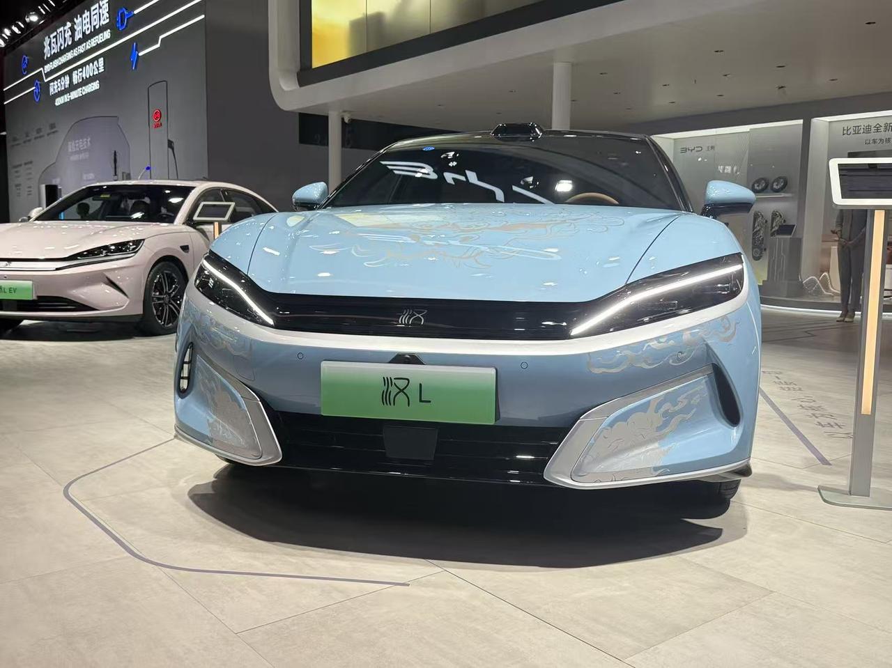 【补贴价19.48万元起，比亚迪汉L：新车色+智能OTA】日前，比亚迪汉L迎来上