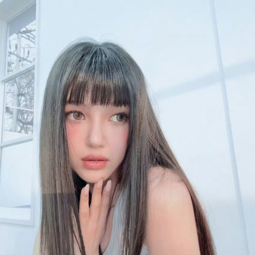 Danielle更新了ins头像 