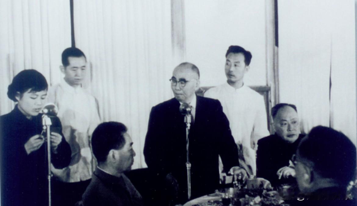 1959年9月22日晚，石桥湛山在北京饭店举行告别酒会，周恩来总理出席并发表讲话
