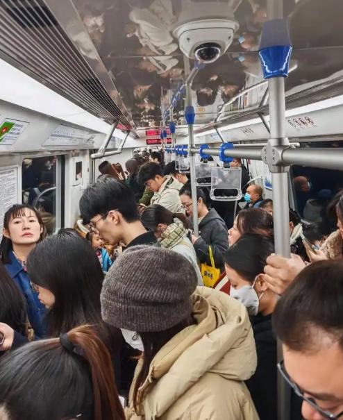 为什么越来越多人不想上班？原因很简单：不是年轻人变懒了，也不是大家吃不了苦，更不