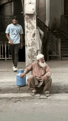 他竟然来回跑了三趟[呲牙][呲牙]