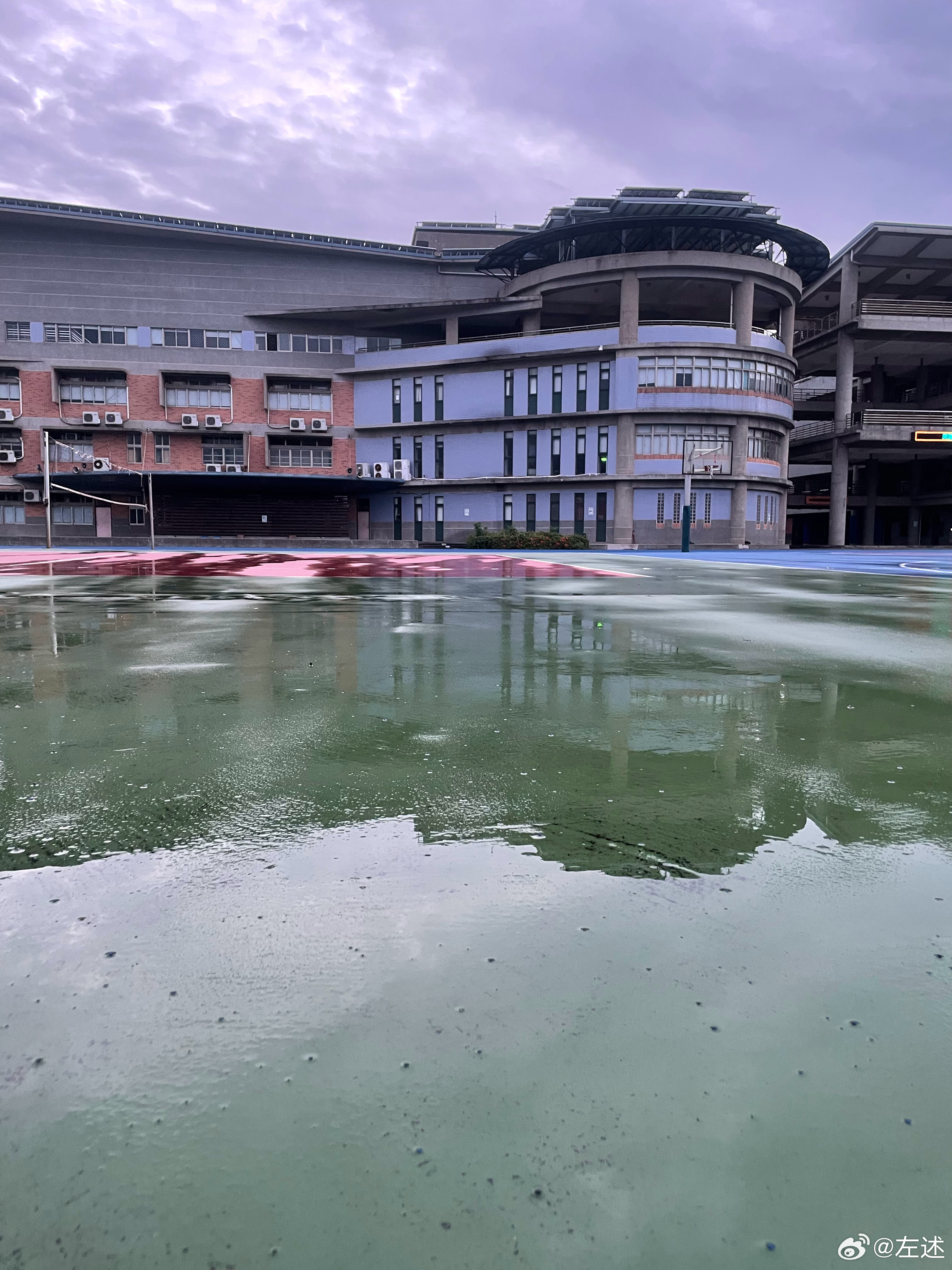 趁雨停的空檔，來跑個20圈再回家吧⋯ 