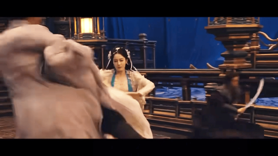 迪丽热巴肖顺尧美颜鬼王捡了个杀手 宿命拉扯感贯穿全程，眼神交汇皆是戏，浓颜双A的