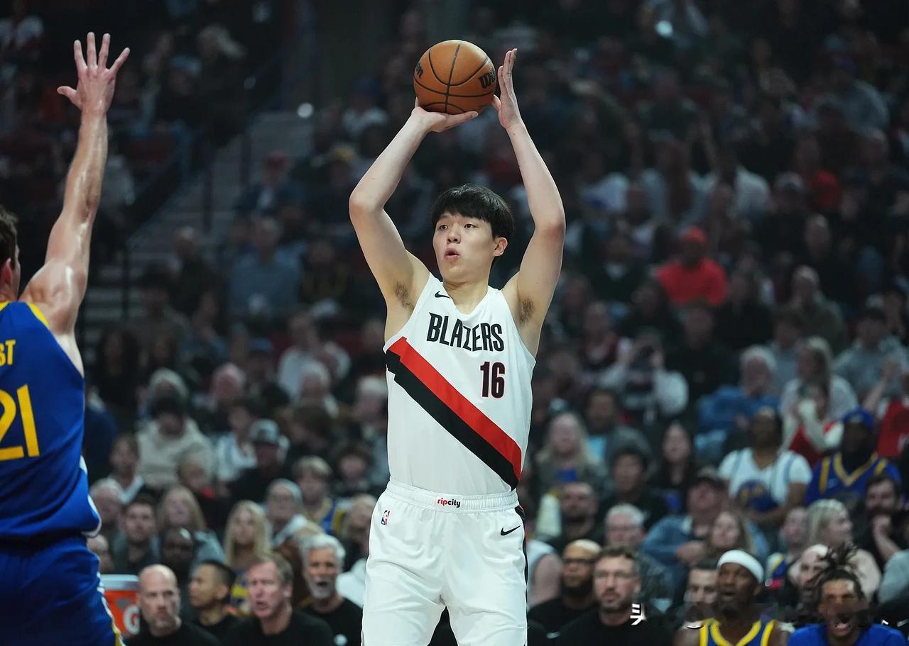 杨瀚森砍21分9篮板3助攻1抢断3盖帽
撕裂之城混音111:113不敌南湾湖人