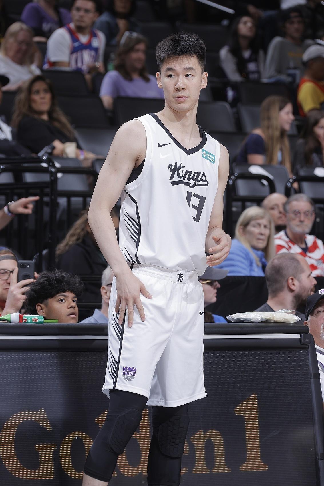 国王更新要参加拉斯维加斯站NBA夏季联赛的球员名单，郭昊文不在其中，因此他仅代表