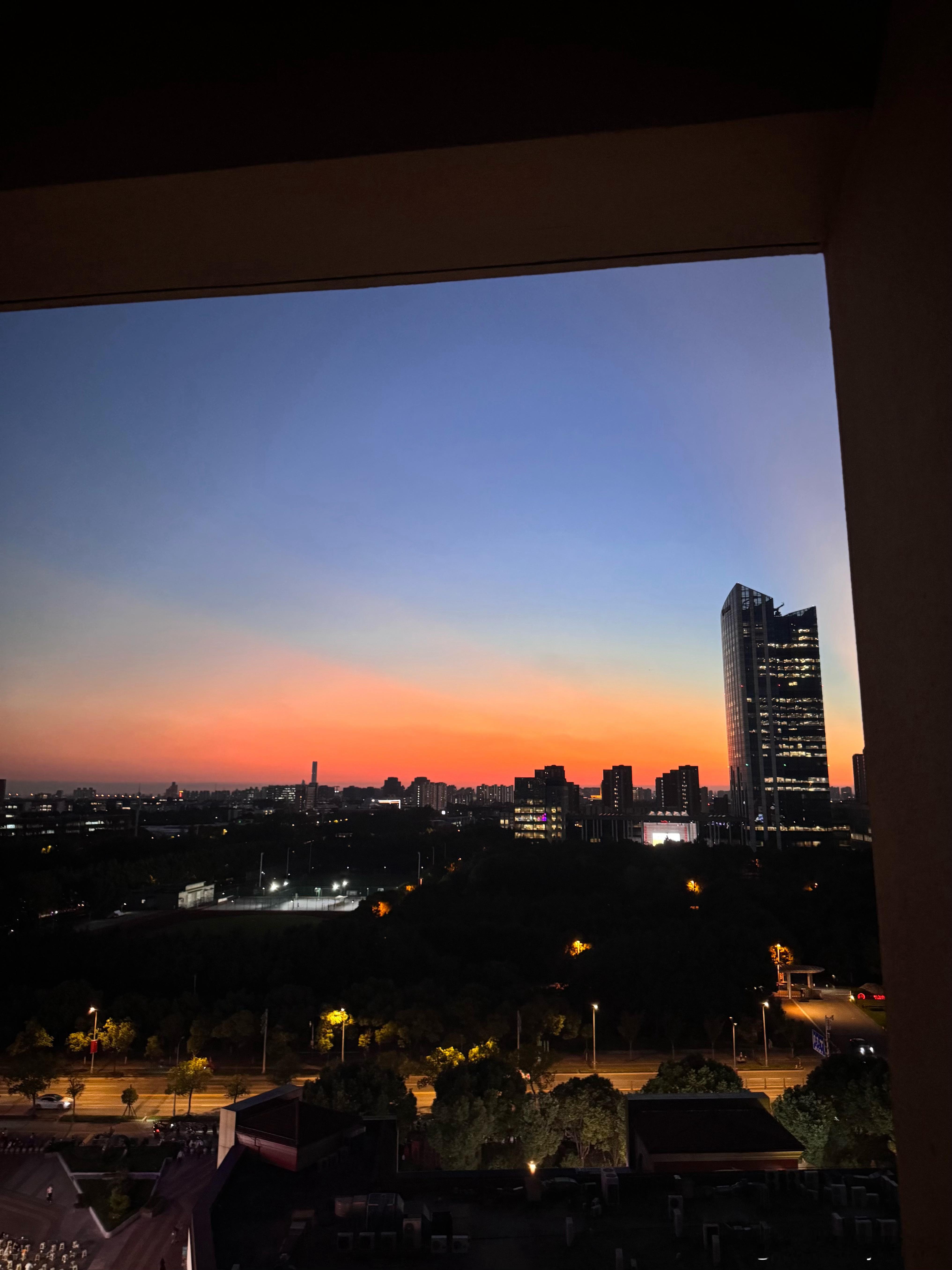 晚霞是我低头就会错过的神明的礼物🌌 ​​​