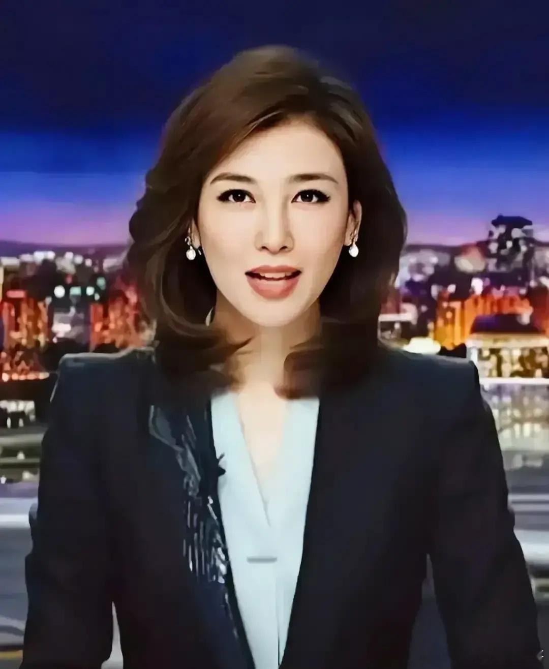 祖国再不统一，李红就老了!​从2003年开始，吉林姑娘李红就开始进入中央电视台，