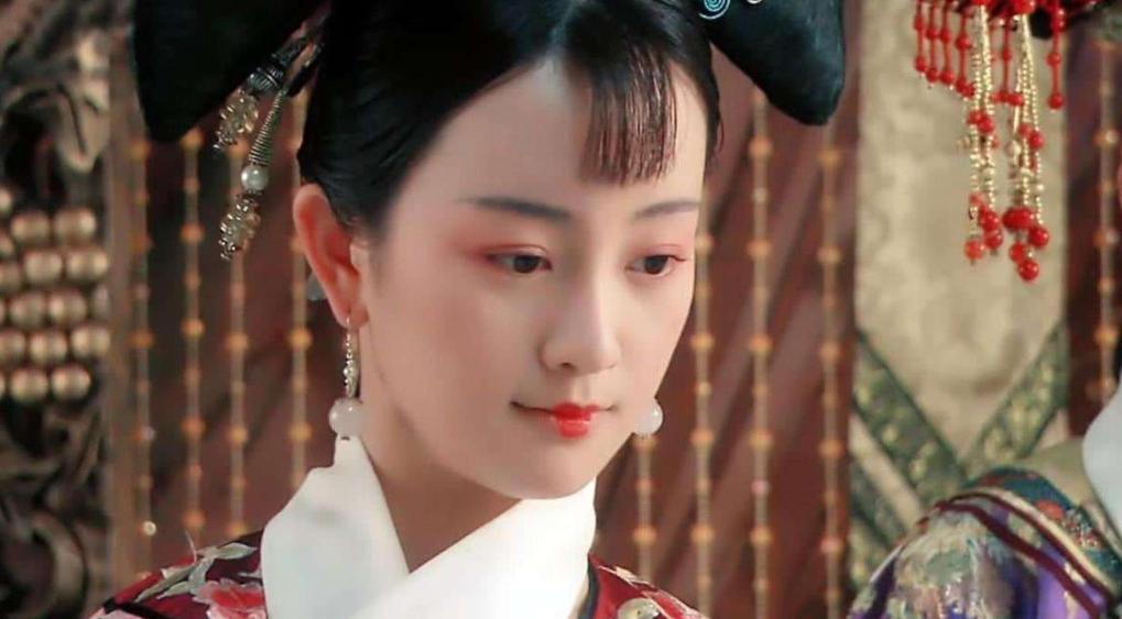 1896年，紫禁城里发生了这么一档子事。

一个小太监颤颤巍巍走进内殿，把手里捧