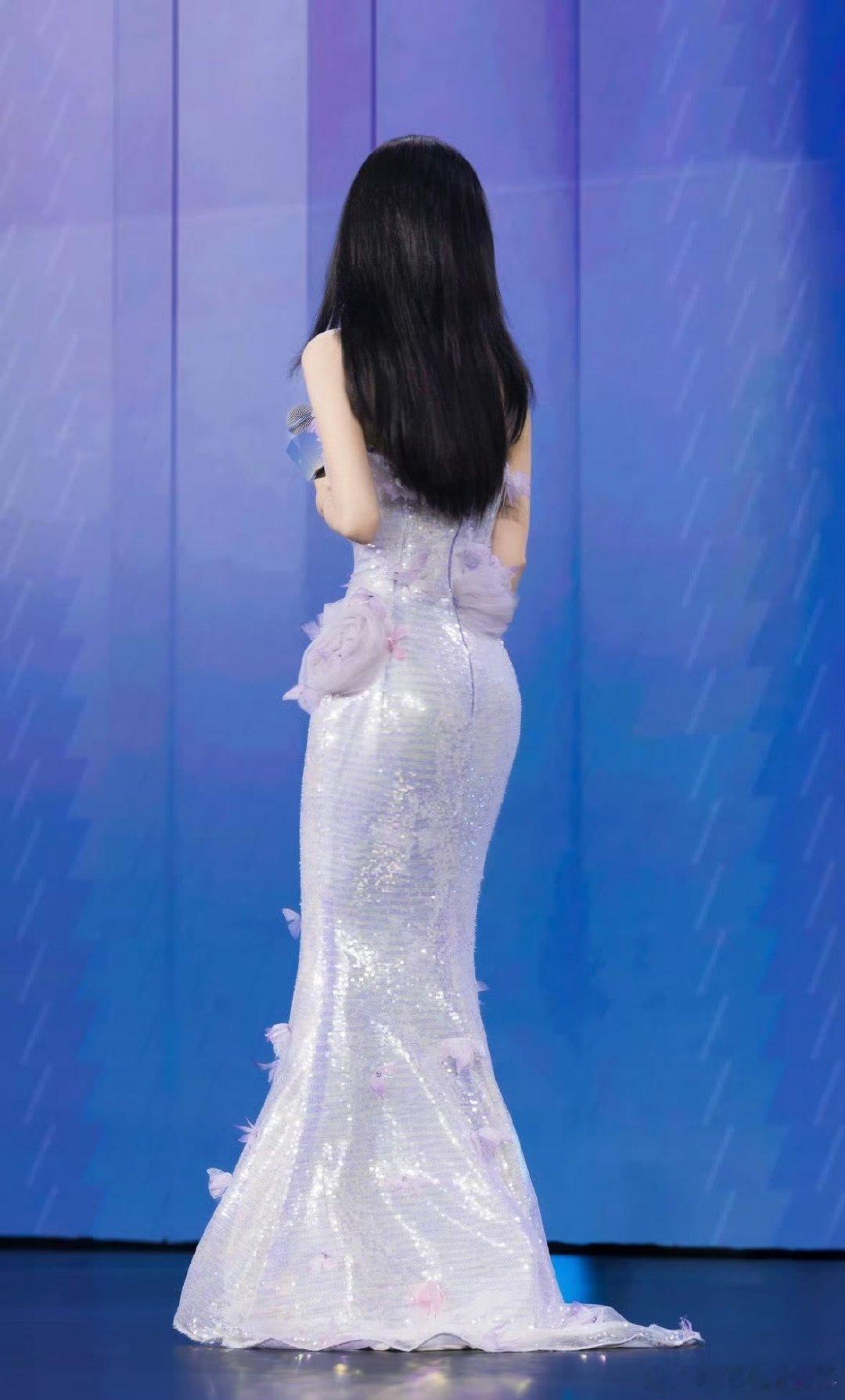 孟子义忙到没时间做手术 美孟真的太让人心疼了！因为工作连做手术的时间都抽不出来，