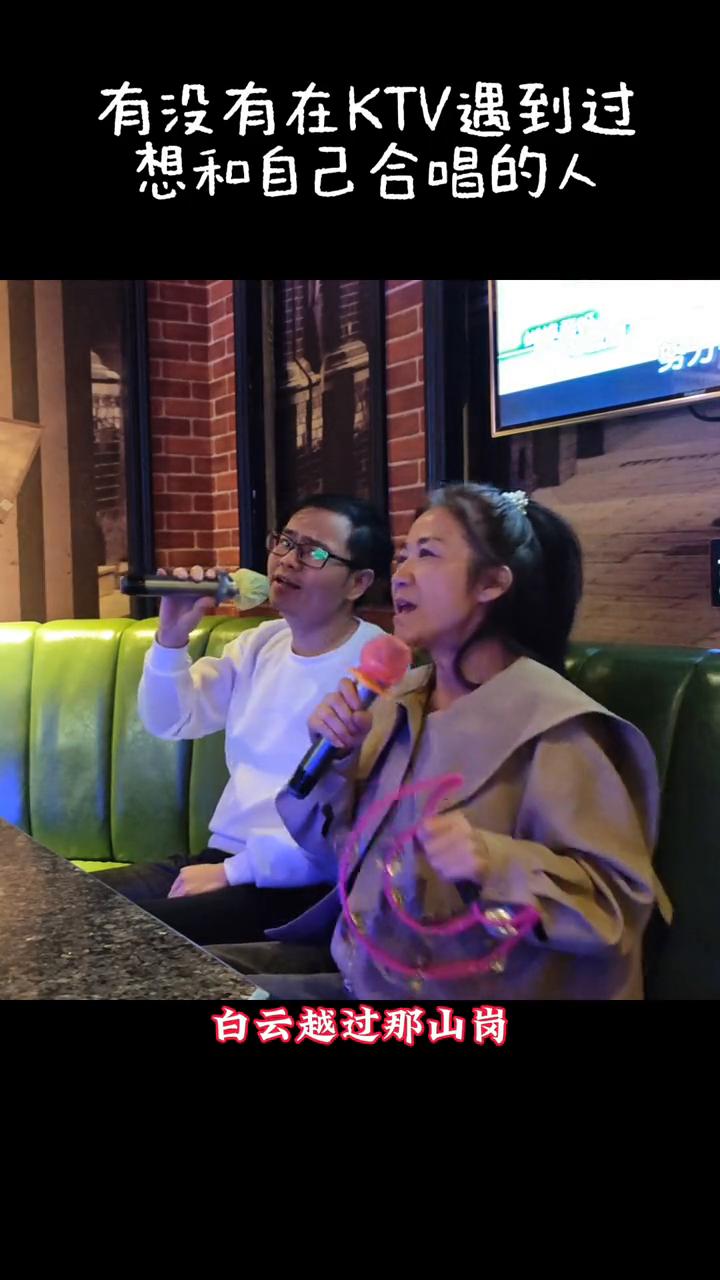 有没有在KTV遇到过想和自己合唱的人？《蝴蝶飞呀》(一)。
海风在我耳边倾诉着老