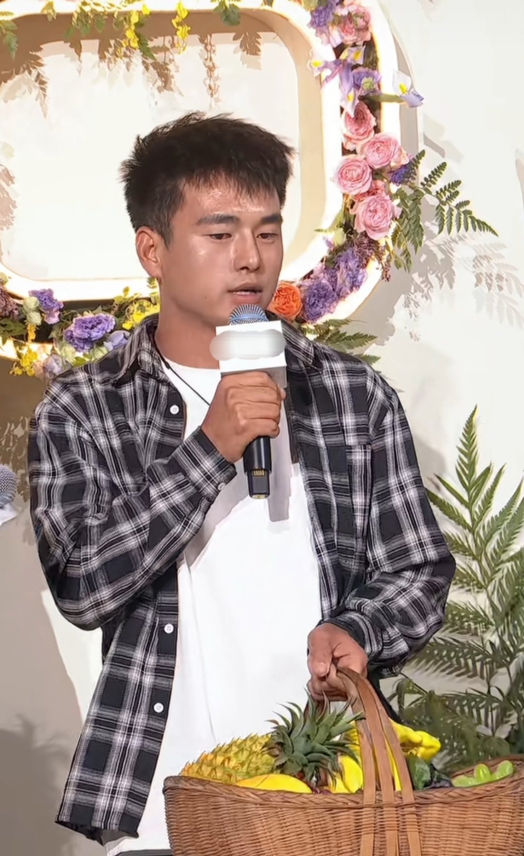 这个劳动节把秀场交给农民这才是五一该看的农民走秀 每一位返乡创业的新农人，都在默