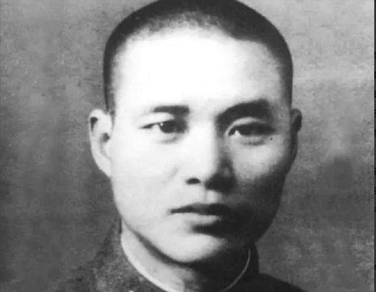 1964年，沈醉赴南京祭戴笠，见其墓竟毫发无损，一时怔在原地，喃喃自语：“原来是