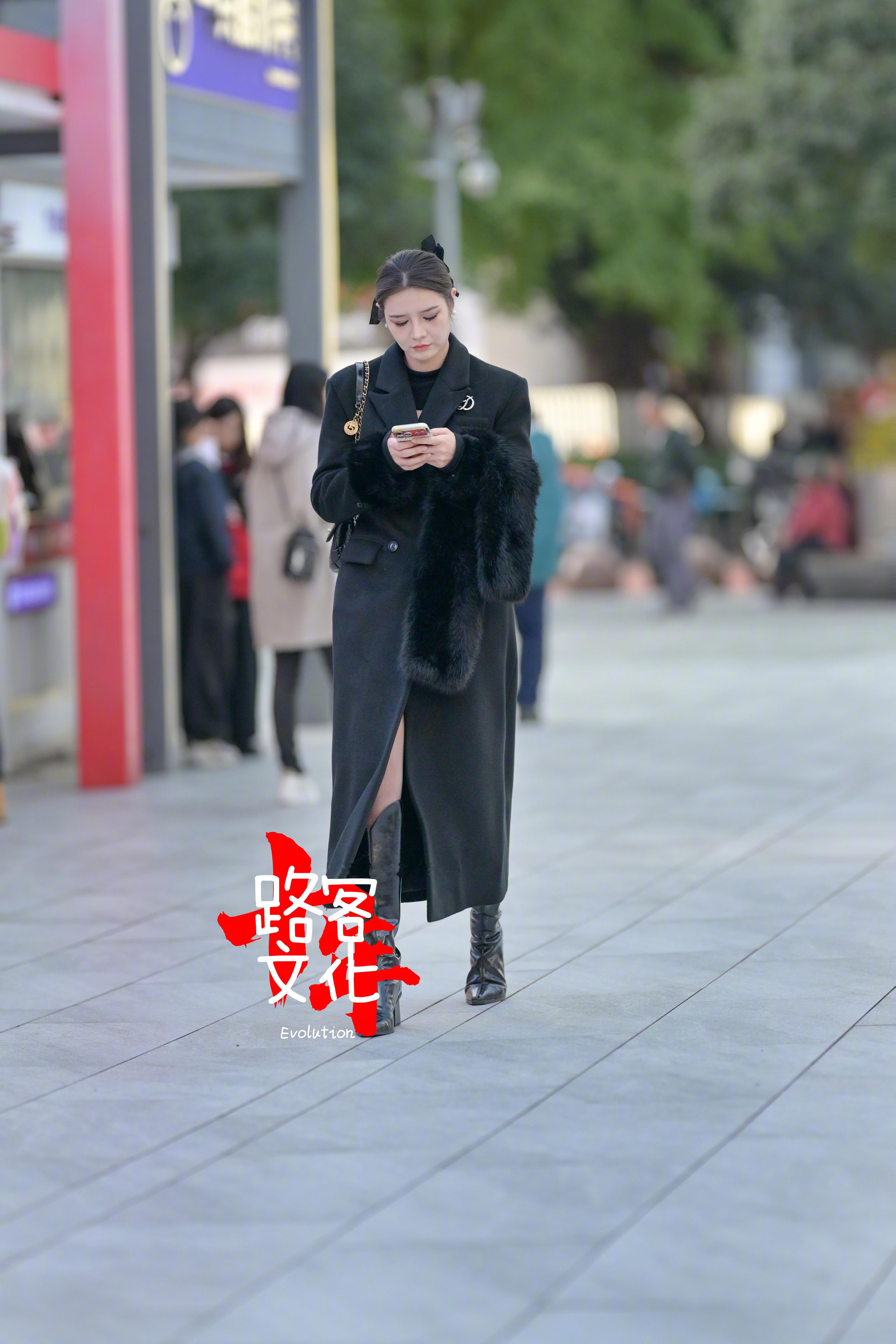 小姐姐好认真的样子 