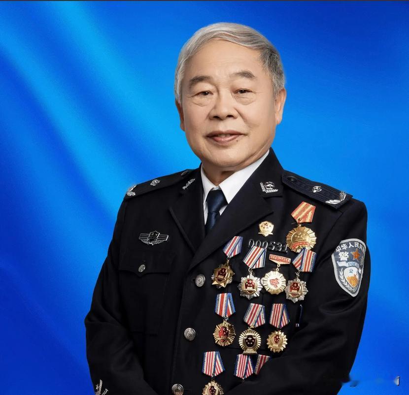 1998年，河南郏县一位卖牛肉发了财的个体户，新买了一辆桑塔纳，正当他开车出去兜
