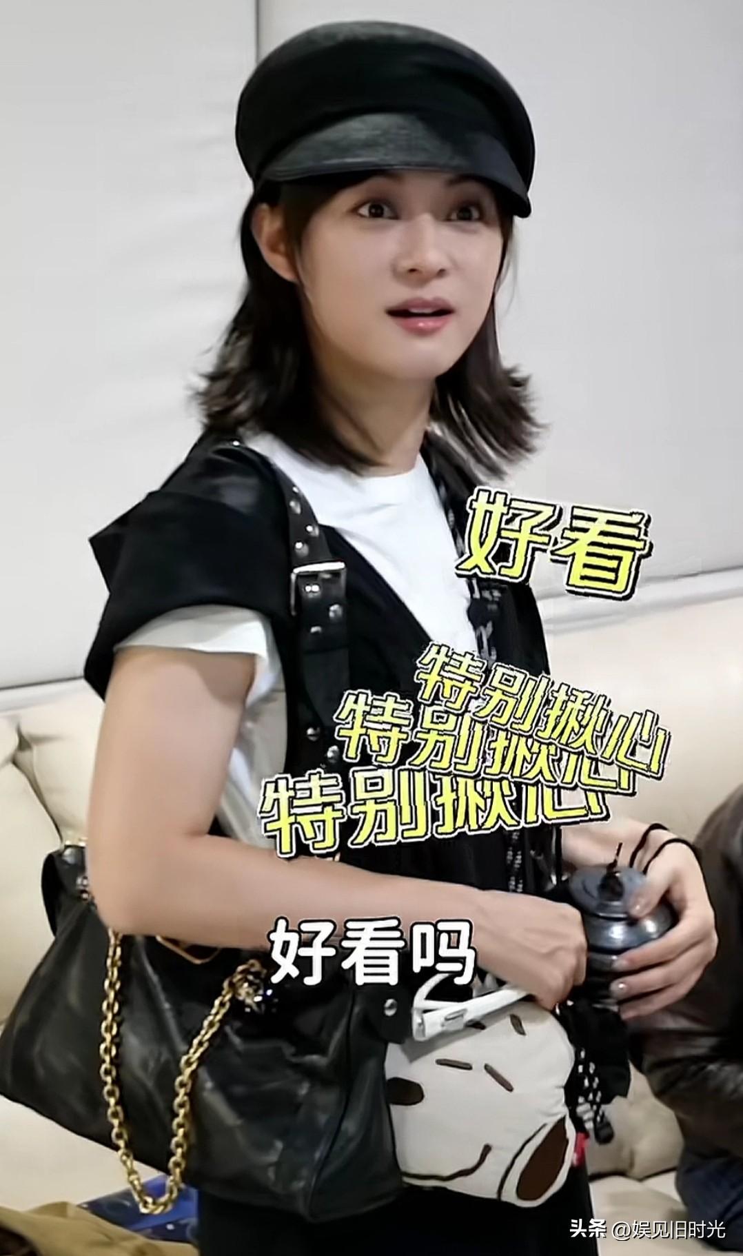 看来网友说的是对的，这段时间孙俪确实美回来了，瞧这亮晶晶的眼睛，看起来神采奕奕。