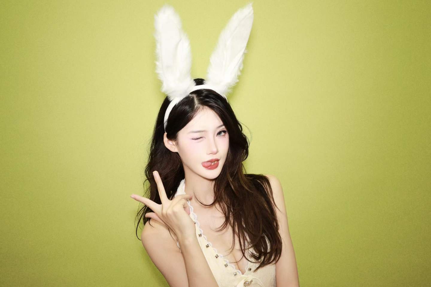 🐰今日份甜度超标啦～比个耶✌️（偷偷说：今天也是被自己萌到的一天呀🥺） 