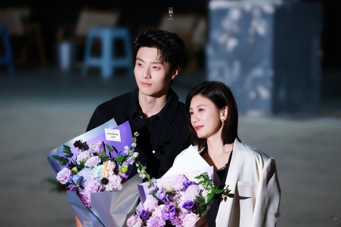 都市剧终于不套路了！《紫色大丽花》人设惊艳，相处模式满是张力～ 