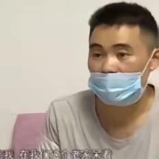 两个年轻人刚结婚，丈夫就发现妻子在房事上经验十足，丈夫没多想，只当是妻子年少轻狂