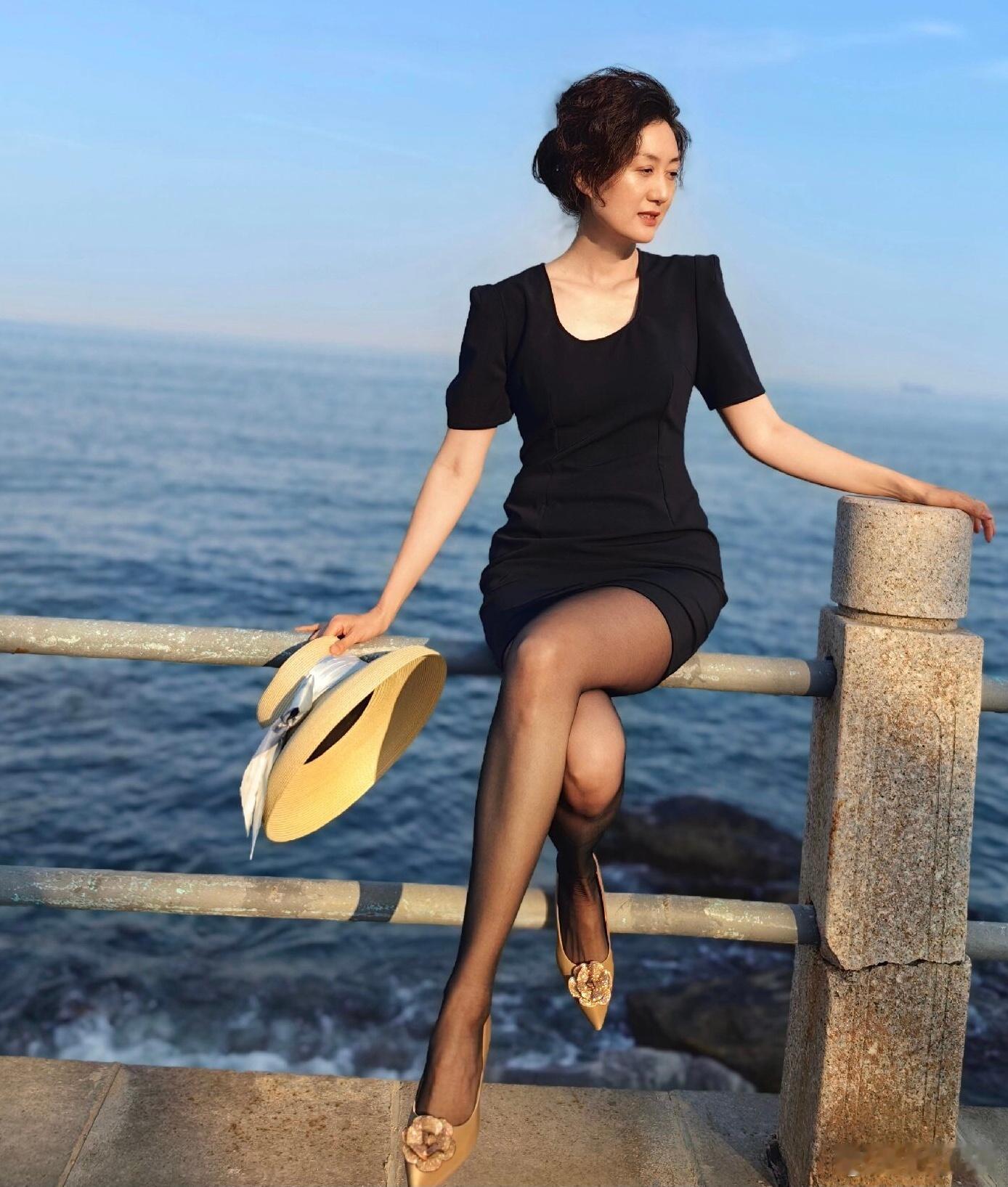 腿长一米八黑丝阿姨 ​​​