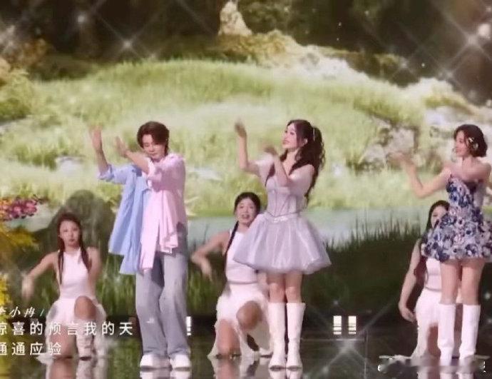 王濛回应心愿便利贴爆火乘风2026 一边玩梗一边大方认可作品，通透清醒，情商超高