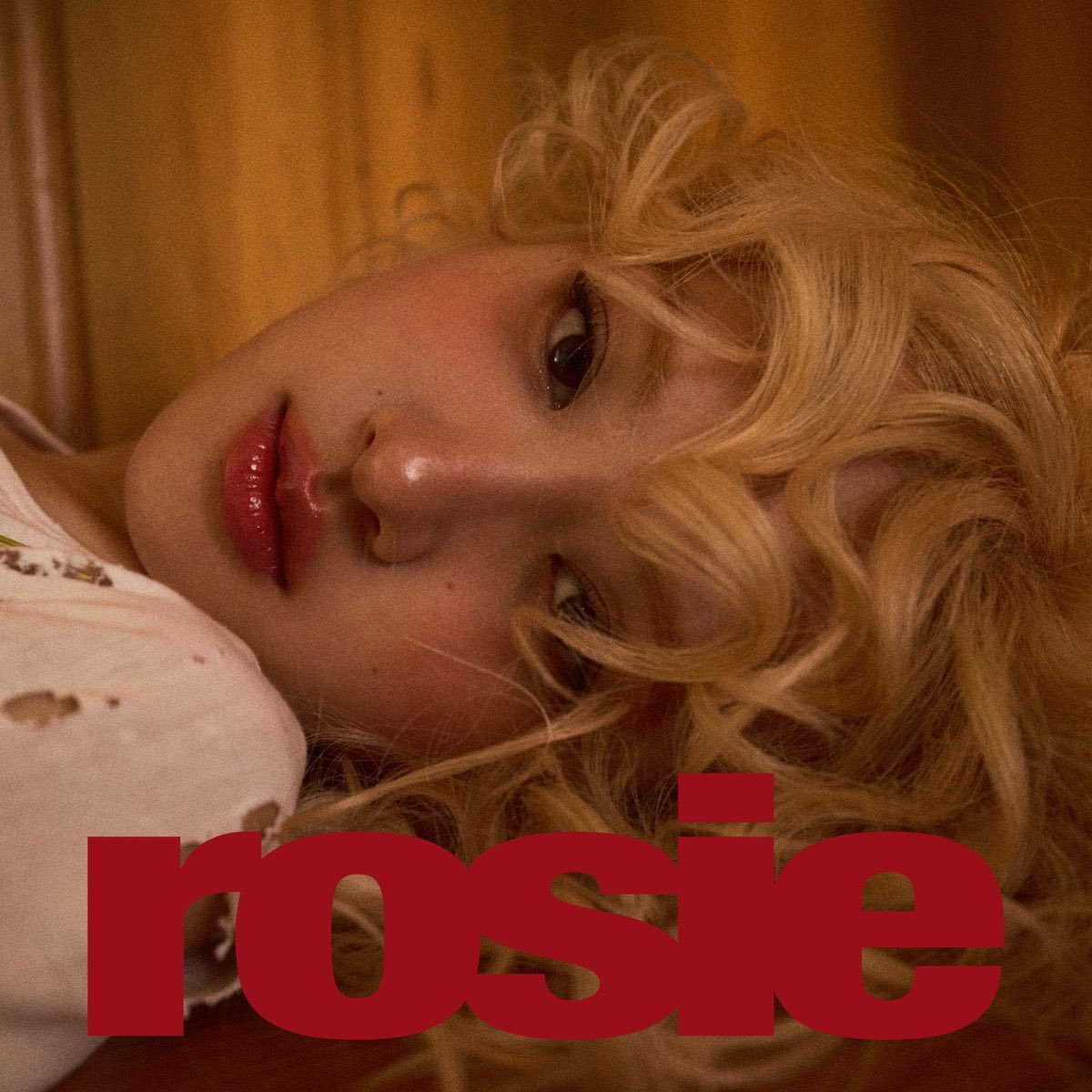 ROSÉ[超话]『rosie』成为2025年🇺🇸美国销量第1️⃣高的KPOP
