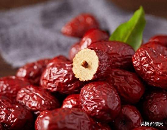 肝血不足，容易睡不好！常吃4样家常食材，补肝血助安睡