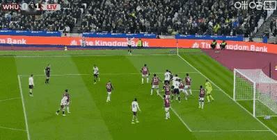 伊萨克终于进球了，这都快1/3的赛程了！这个进球有点轻松！
不过，刚进球就被换下