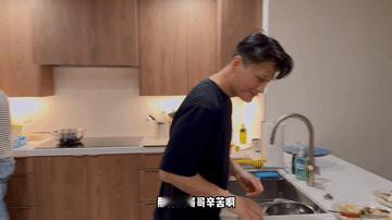 徐冬冬 我妈妈也多了一个儿子 徐冬冬这波回应尽显智慧！不是简单否认网友调侃，而是