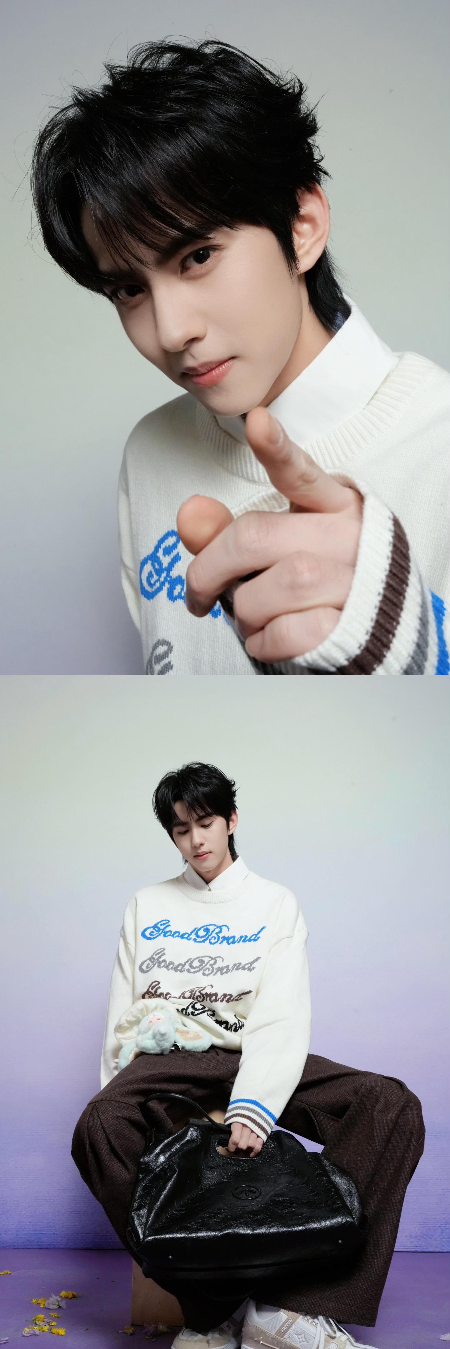 刘轩丞新鲜营业照🈶又可爱又帅气的铮铮