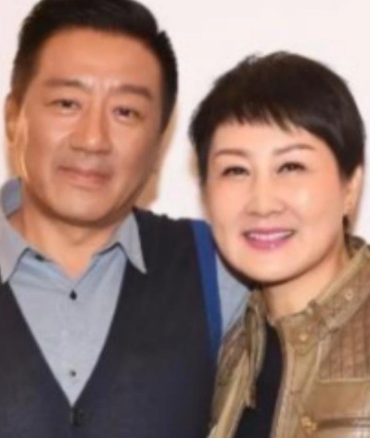 1996年，演员张凯丽听说婆婆要来家里住，干脆单独给婆婆买了套房子，可她丈夫说什