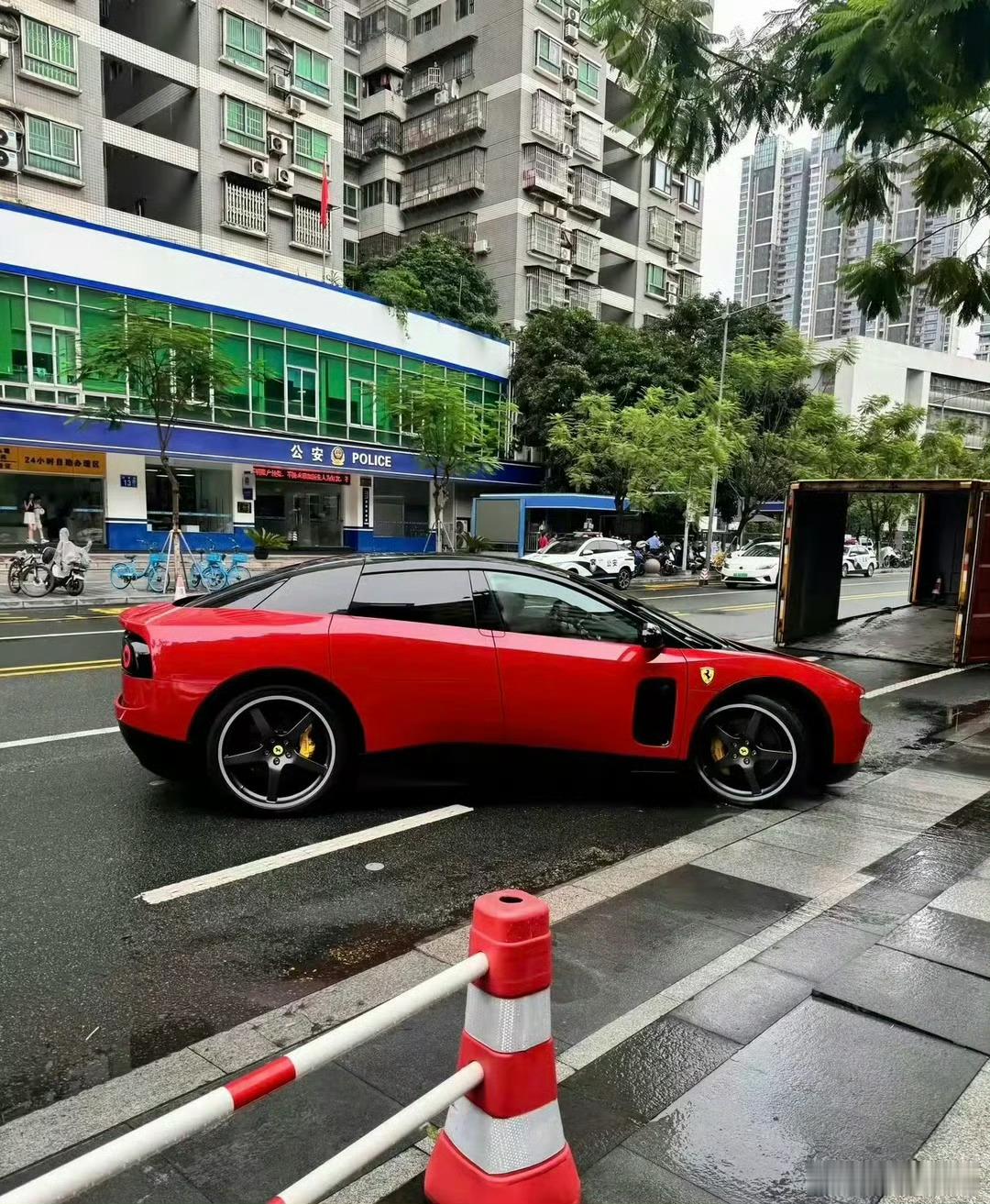 法拉利Luce现身国内，这像300多万的车吗