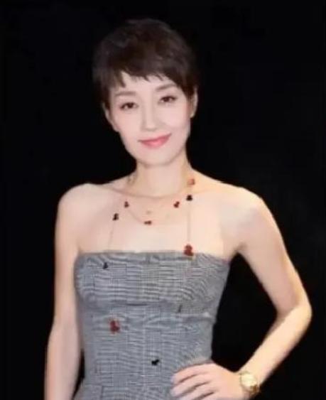 许多人都说管虎甩了马伊琍是因为她太强势。但真正让两人玩完的，是马伊琍在2003年