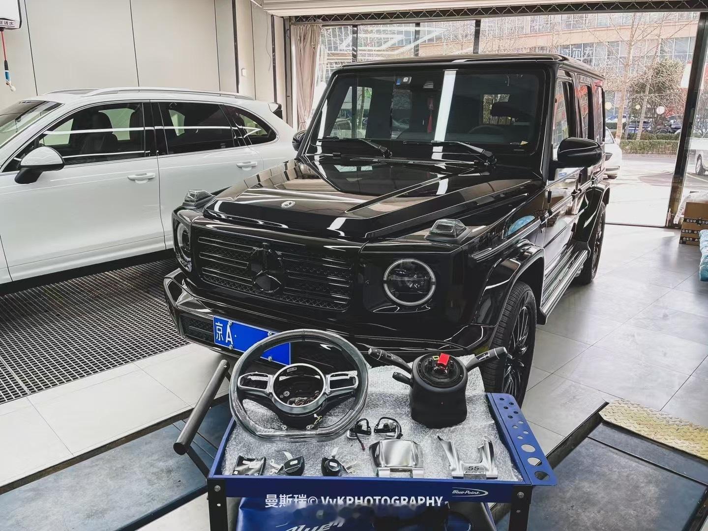 奔驰G500原厂升级，大G必改实用功能 ：G63 AMG 55周年版本 OLED