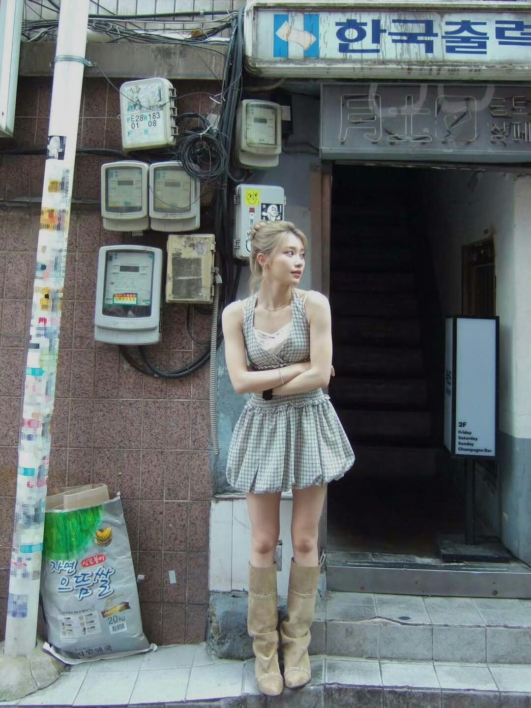 小婷的小红薯📕和抖🎶都开通啦，美照营业中🦌欢迎大家多多去玩～ 