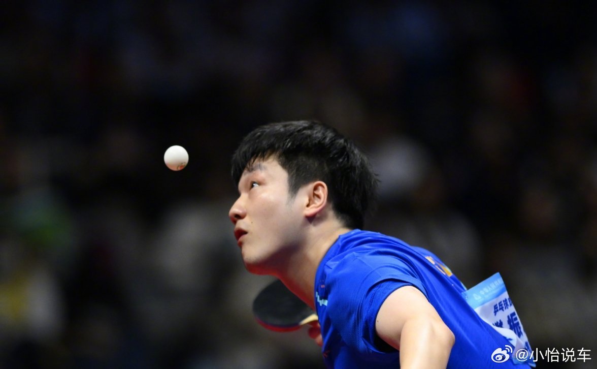 樊振东4比0胜周雨樊振东vs周雨恭喜樊振东以4 - 0横扫周雨，取得开门红，晋级