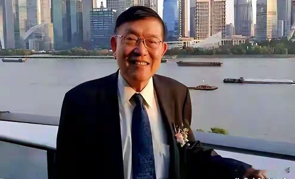 张汝京，这个被称为“疯老头”的传奇人物，在半导体行业书写了一段逆袭神话。2009