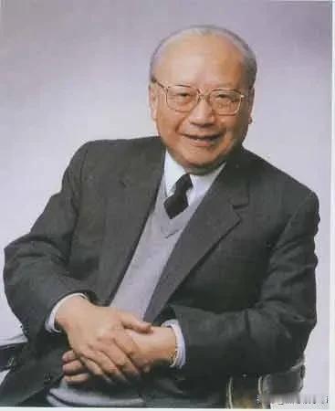 著名物理学家钱伟长，曾参加科技代表团出国访问。在美国，有记问，你们中国最近有什么