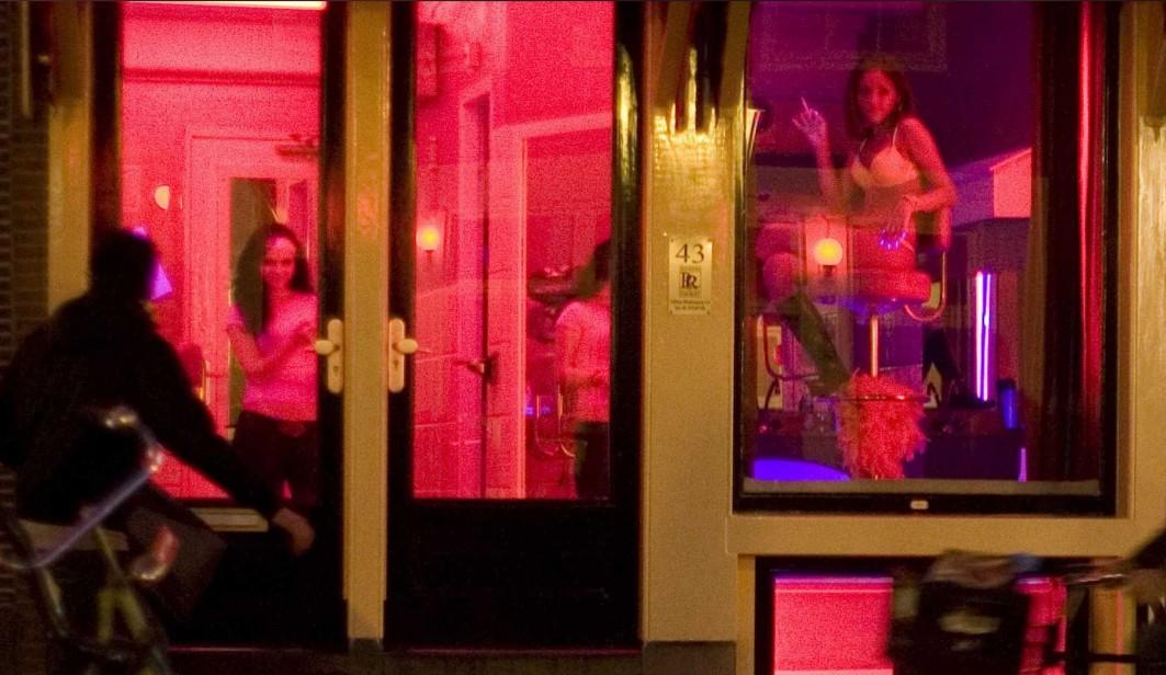 阿姆斯特丹那地方，全世界都知道它开放，性交易合法、大麻咖啡馆遍地、同性婚姻早二十