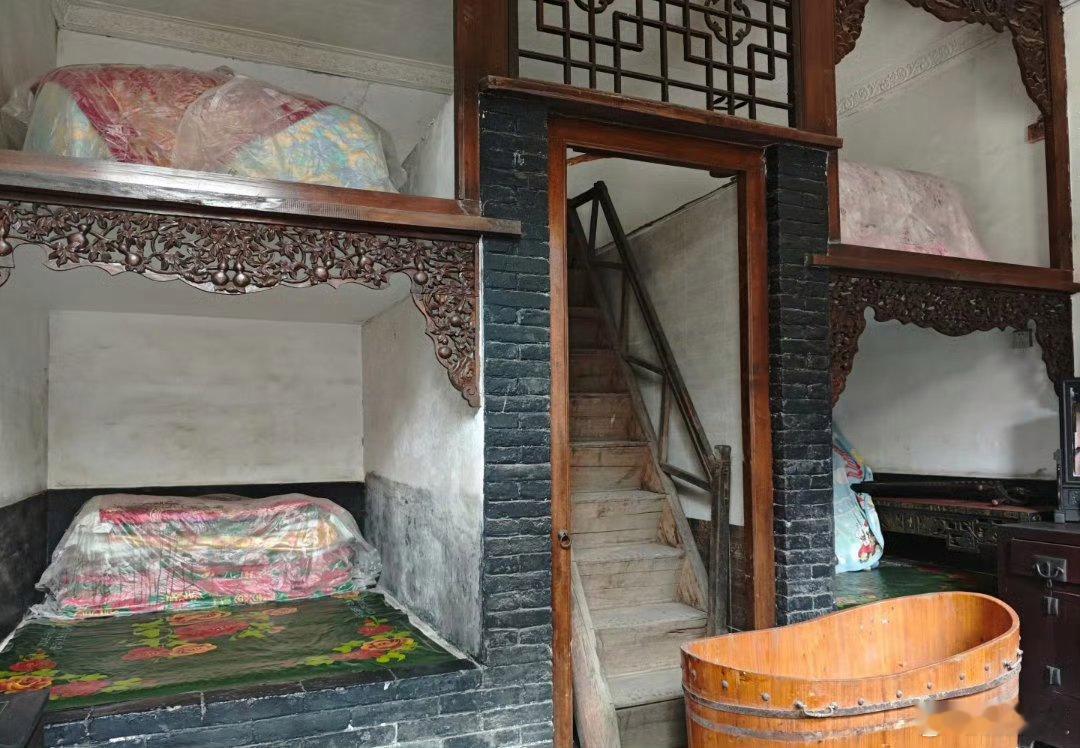 怪不得电视剧里丫鬟要誓死追随小姐，住这么好。 