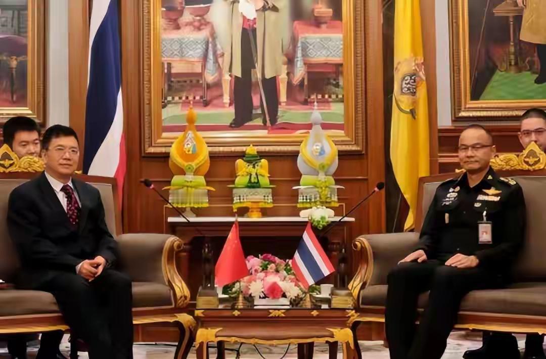 中方话刚说完，泰国直接下了逐客令，枪口顶脑门，这场仗非打不可。近日，柬泰边境又发
