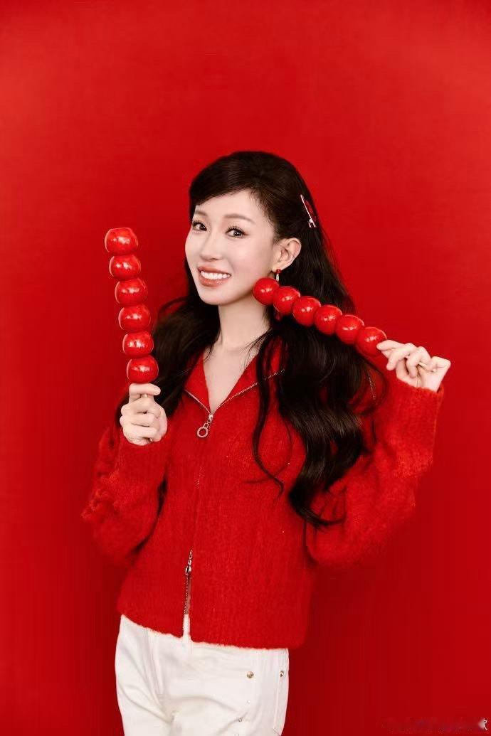 高瑞璇春晚唱完你的唱你的 高瑞璇才是马年最忙的人！刚唱完这台无缝衔接下一台，北京