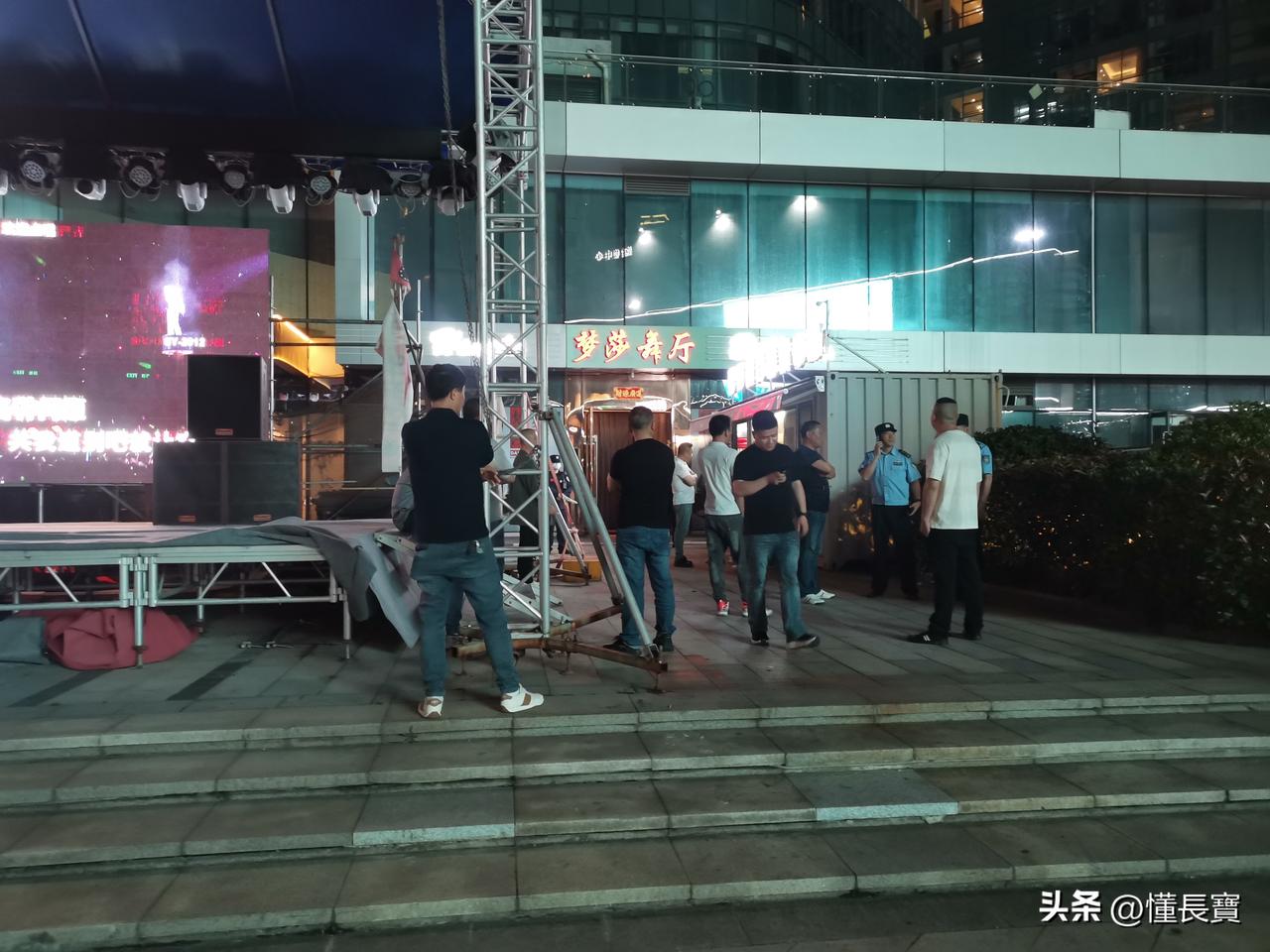心情愉悦时，被帽子叔叔查封，本地人的休闲之处，又将少一处。
