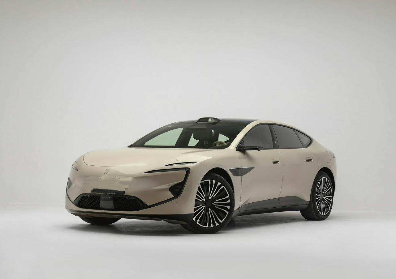 新款阿维塔12上市，升级896线激光雷达+标配太行分布式电驱
纯电版：29.39