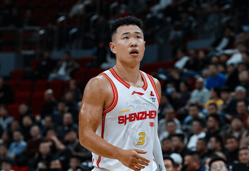 贺希宁出战30分钟，投篮11中5 ，贡献11分7篮板6助攻5抢断