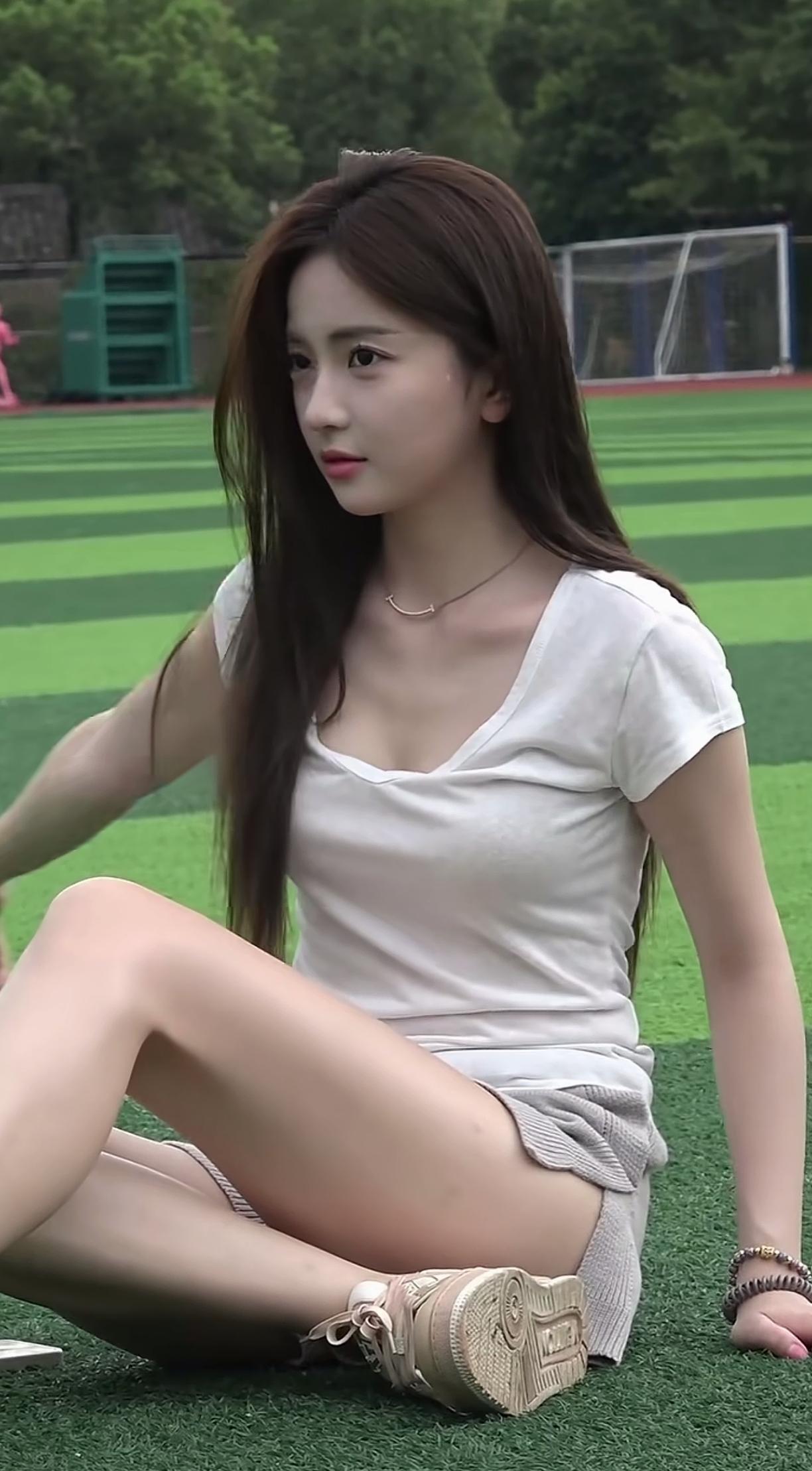 女孩五冠太立体了，这就是人们常说的天生丽质吧！