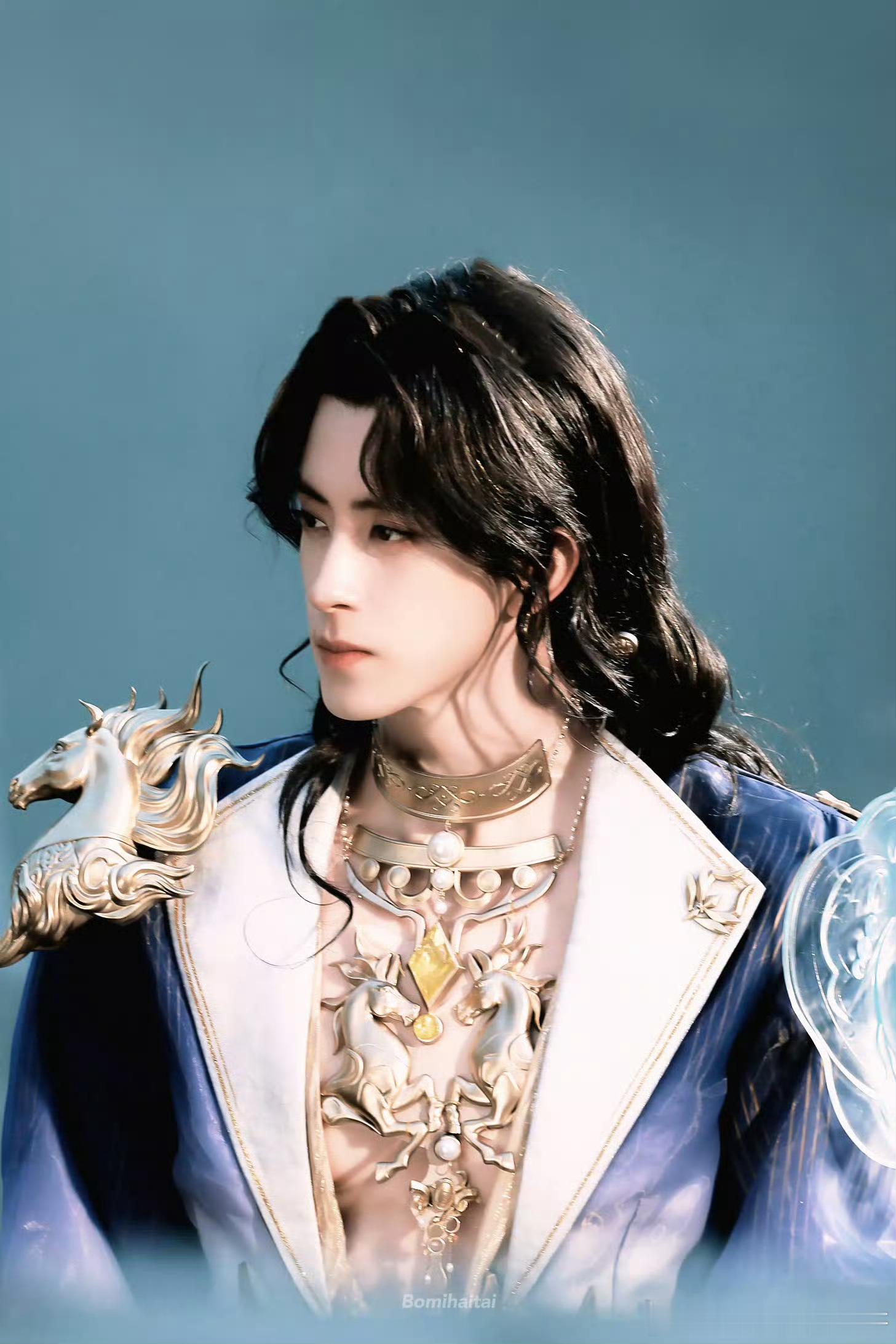 敖瑞鹏COS和平精英，这个胸肌可以的